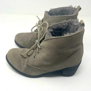 Brilliant Octavia Gray Leather Ankle Booties – Size 6.5